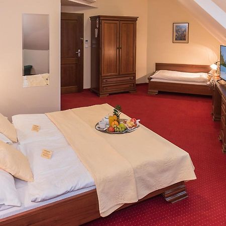 Hejtmansky Dvur Hotel Slany Exterior photo