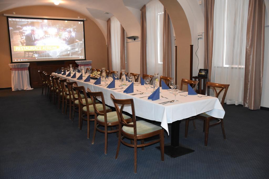Hejtmansky Dvur Hotel Slany Exterior photo