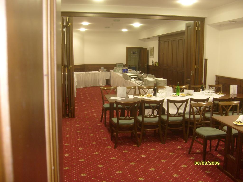 Hejtmansky Dvur Hotel Slany Exterior photo