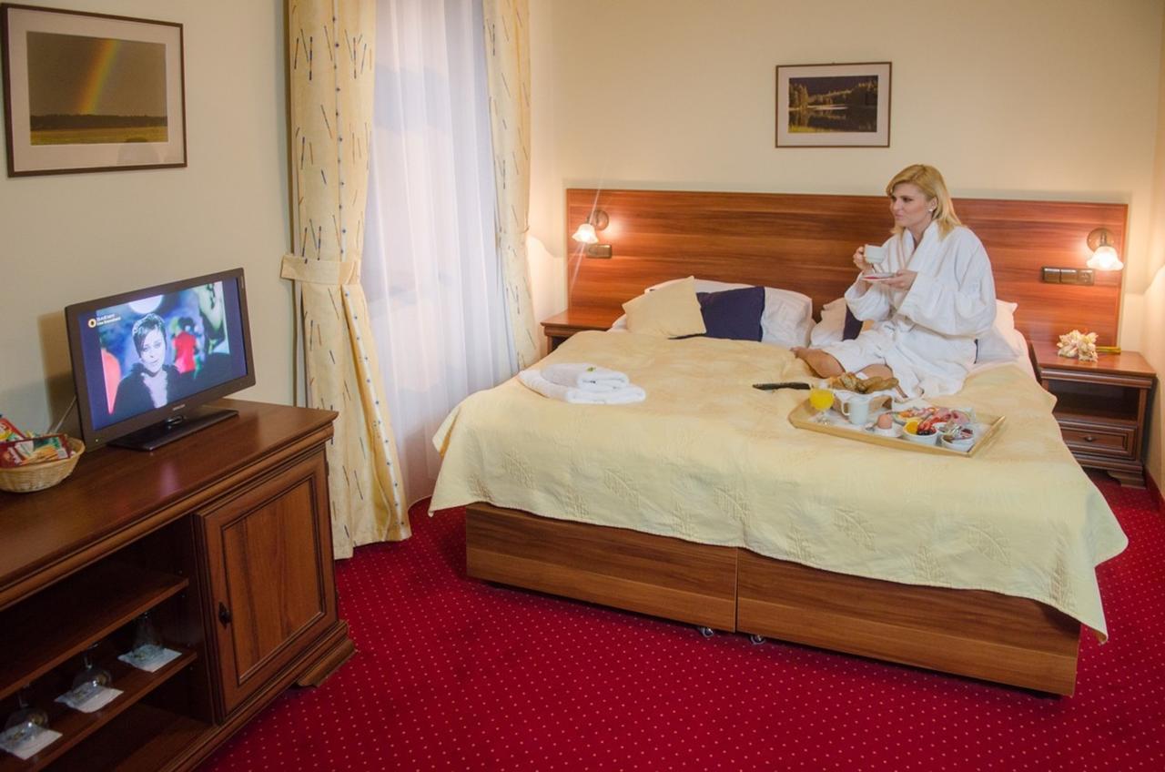 Hejtmansky Dvur Hotel Slany Exterior photo