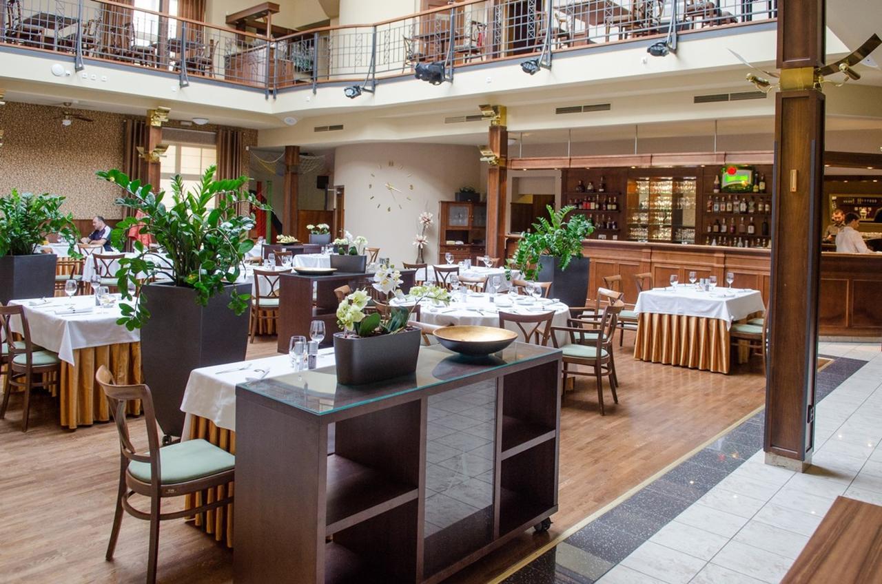 Hejtmansky Dvur Hotel Slany Exterior photo